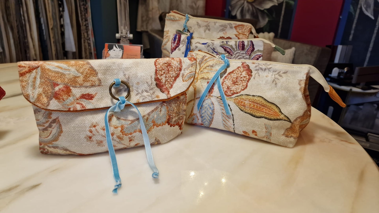 Pochette Artigianali in Tessuto Celeste